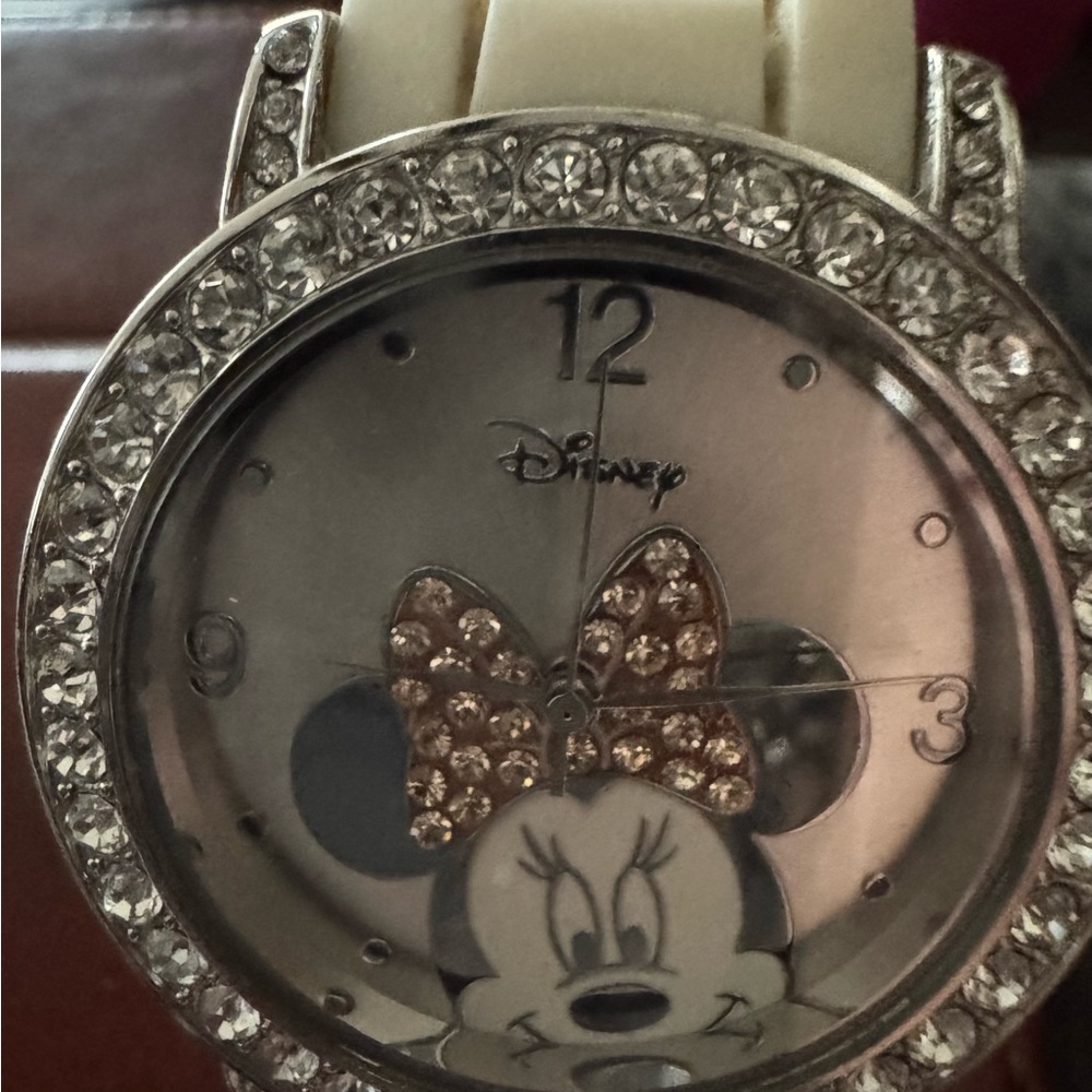 Disney Minnie Mouse Crystal-Accented Silver Watch
